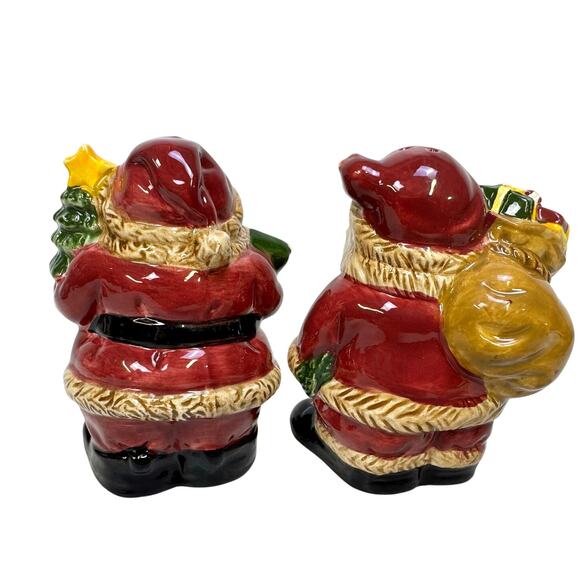 Santa with Gifts and Christmas Tree 3.75" Vintage Salt and Pepper Shakers - Picture 4 of 9